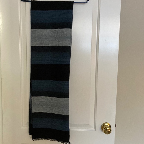 Pistil Shae Scarf - Picture 3 of 3